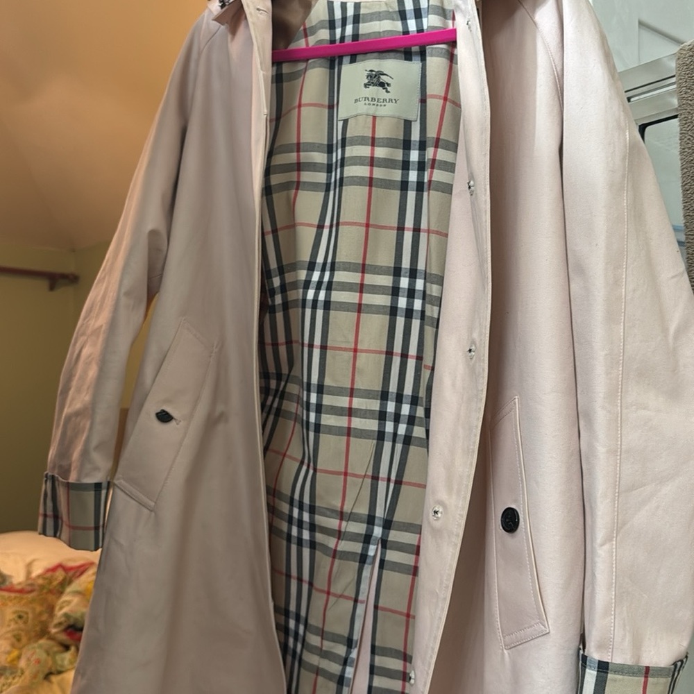 Burberry Women's Light Pink Trench Coat